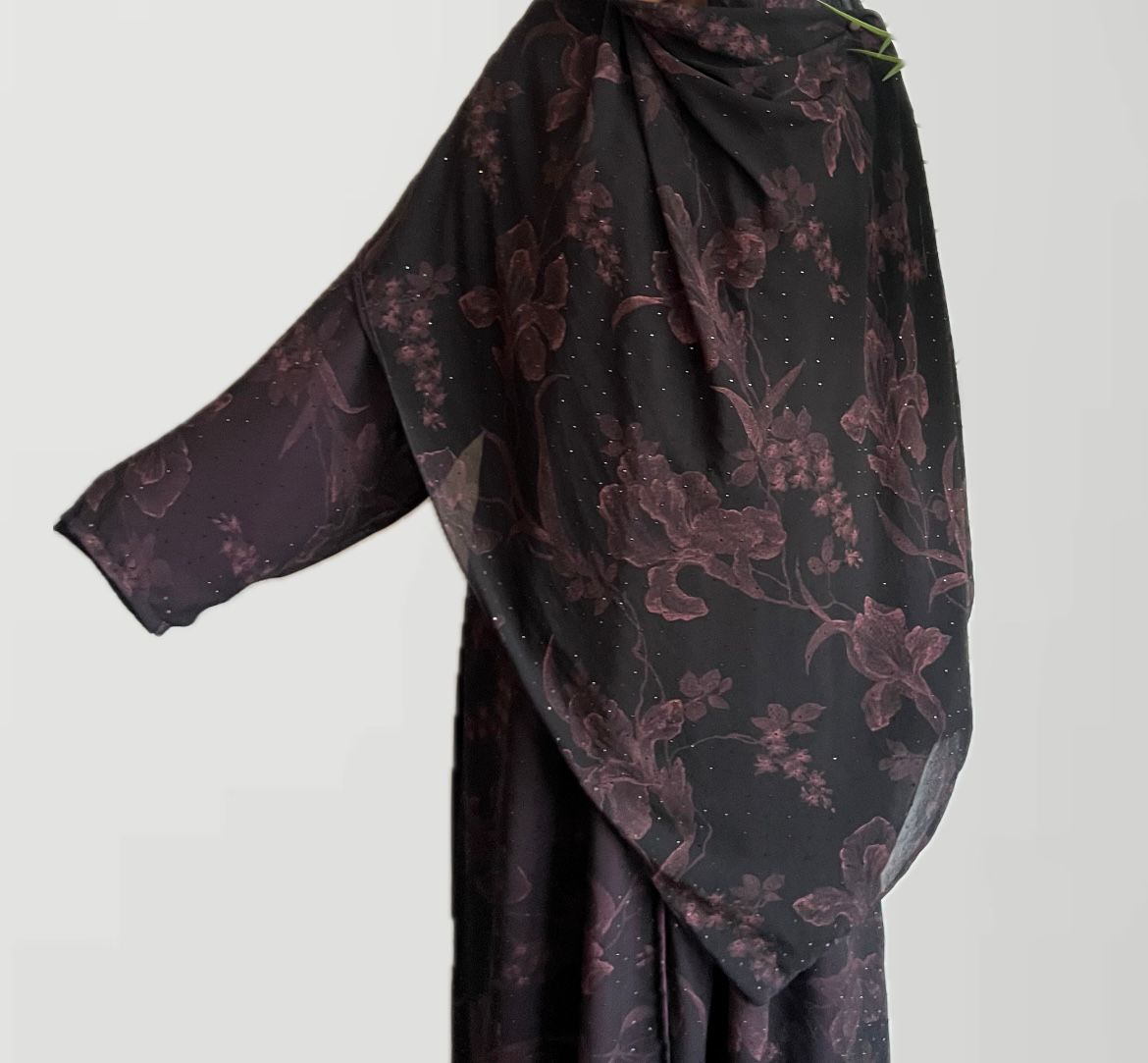 ABAYA | NIGHT | RED CLOSED